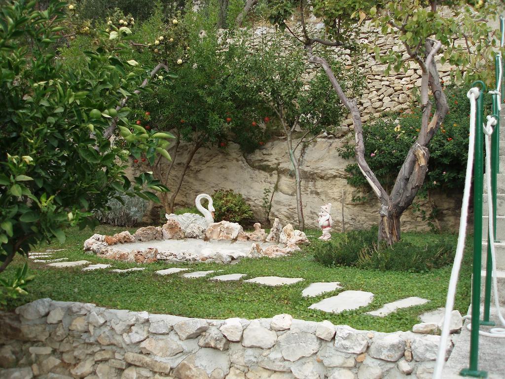 Apartments Petrada Omis Bagian luar foto