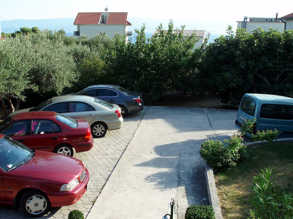 Apartments Petrada Omis Bagian luar foto